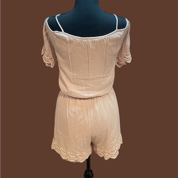 LIBERTY LOVE LIGHT PINK ROMPER SIZE LARGE VERY GENTLY WORN - Picture 2 of 3